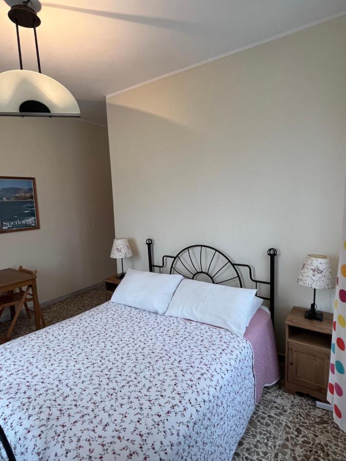 Bed And Breakfast Elisa Sonnino Exterior foto